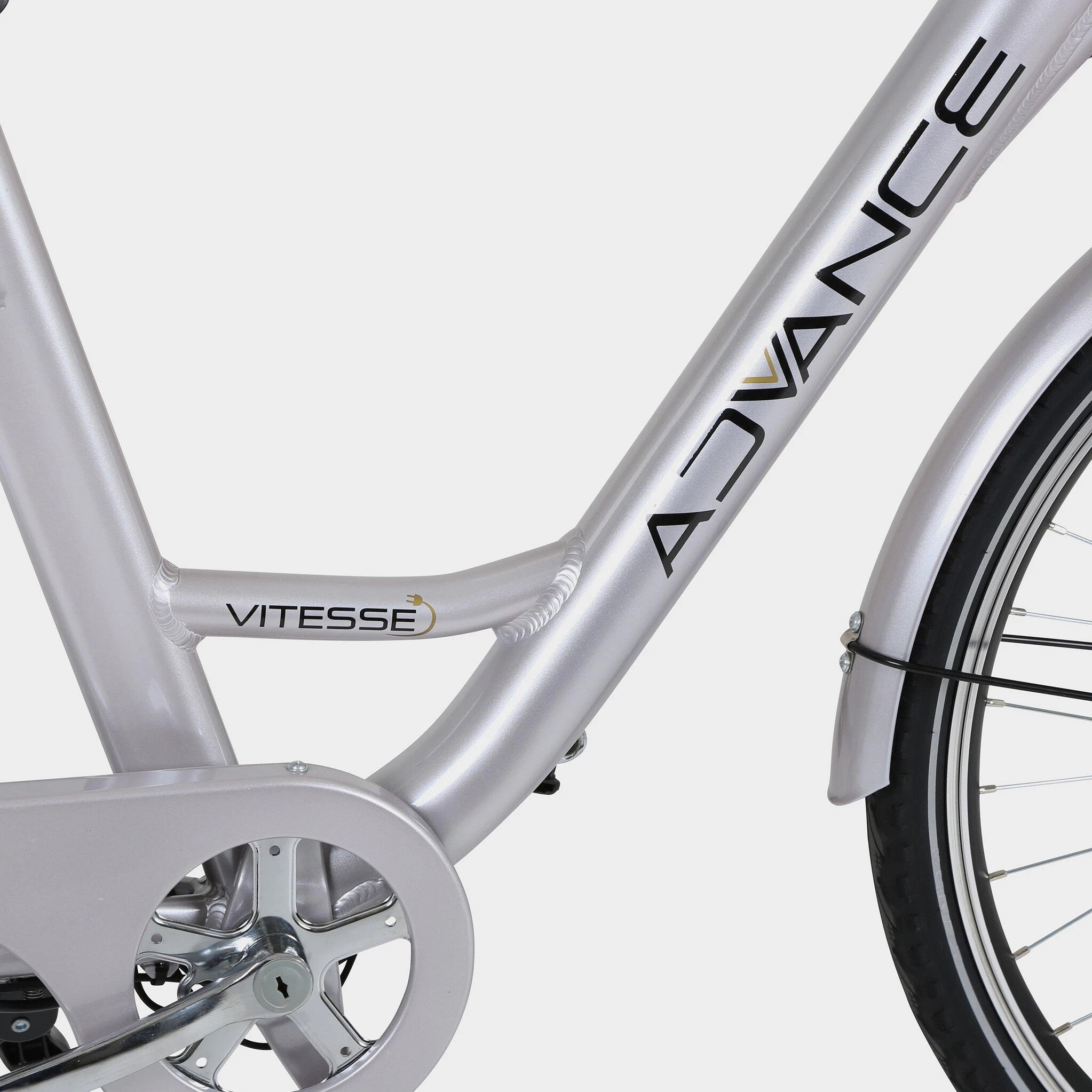 VITESSE ADVANCE UNISEX E-BIKE 26″